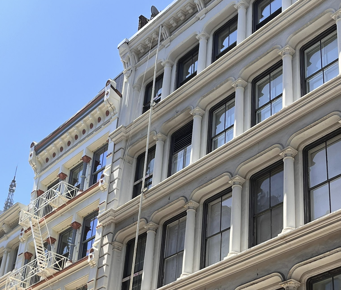 Scopri di più sull'articolo Luisaviaroma si espande. Il gigante del lusso italiano conquista Manhattan con una mossa audace (fonte: CoStar)
